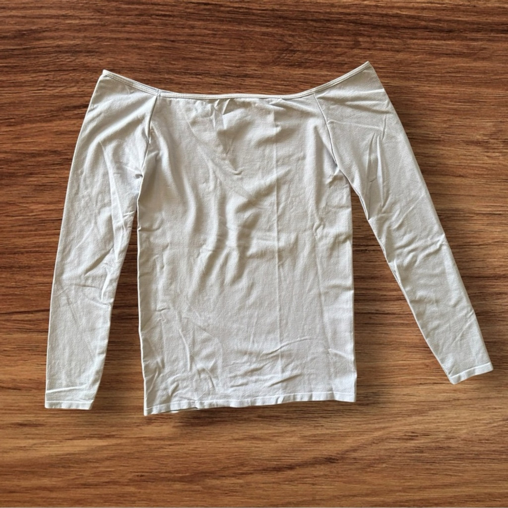 Free People Off-Shoulder White Top Size M/L NWOT - Picture 3 of 4